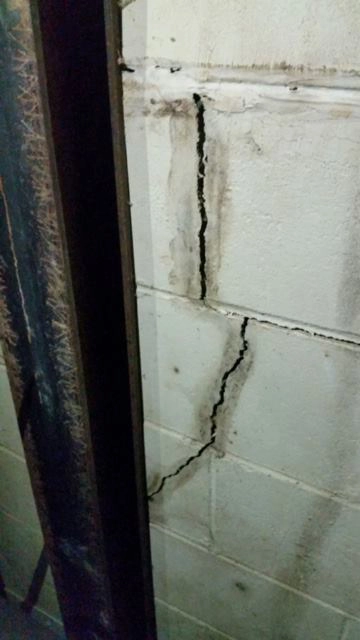 foundation wall cracks that need to be repaired springfield illinois